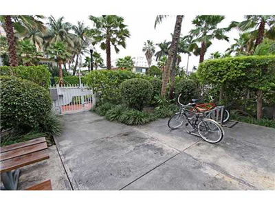 Alto Luxo Apto - South Beach - Miami , Florida $299,000