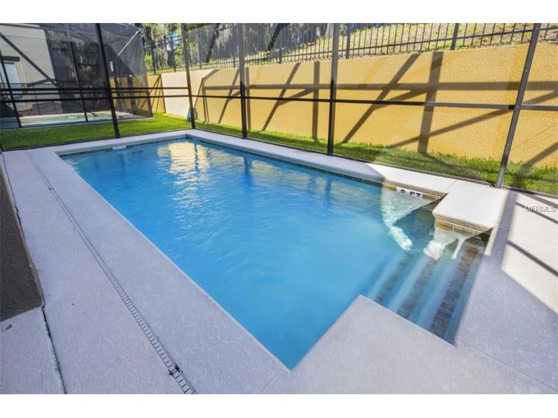 Casa de Frias (6 dormitrios) Mobiliado com Piscina Particular em Paradise Palms Resort-$449,000