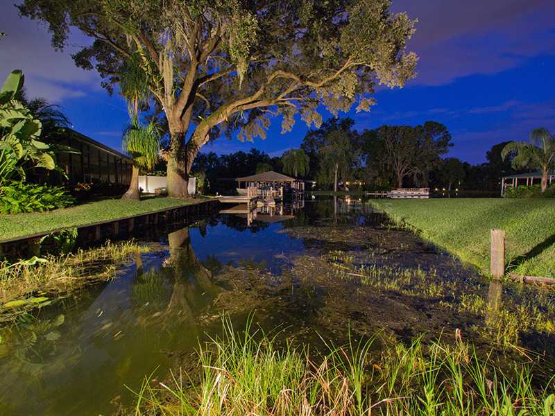 Casa em Frente a Água com Vista Para a Disney $699,500