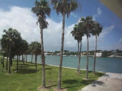 Miami Beach Apto ( Intercoastal – Canal ) 1 Quadra até a Praia $99,000