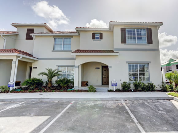 Casas Novas  com Piscina Particular em Storey Lake Condominio Resort - Kissimmee - Orlando - À partir de $284,99