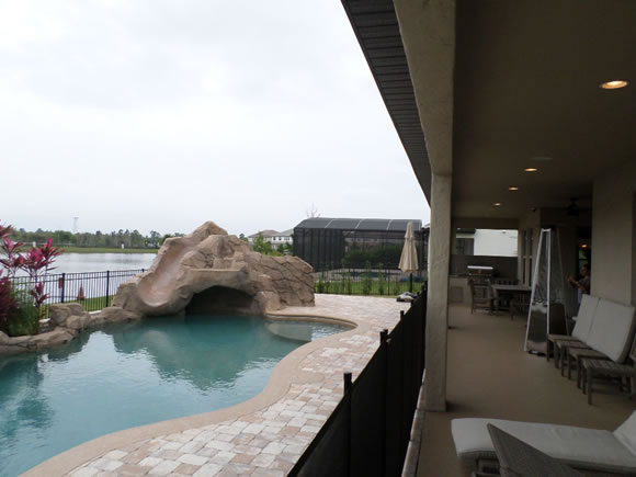 Casarao de Luxo com piscina em frente a lagoa - Dr.Philips - Orlando - $1,189,000  