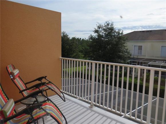 Townhouse mobiliado com piscina particular a venda em Orlando -3 dormitorios - $170,000  