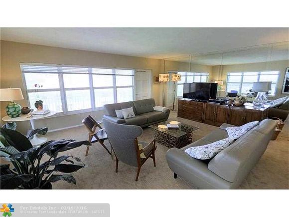 Apartamento Reformado em frente a praia em Fort Lauderdale, Flordia - $497,500