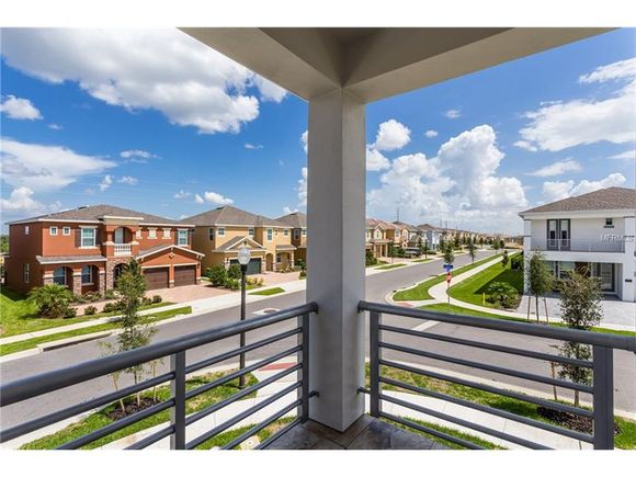 Manso Novo 8 dormitorios com piscina em Reunion Resort - Kissimmee / Orlando -  $599,000 