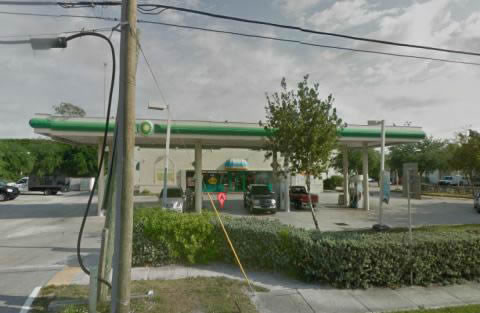 Posto de Gasolina e Loja de Conveniência em Hallandale $1,700,000