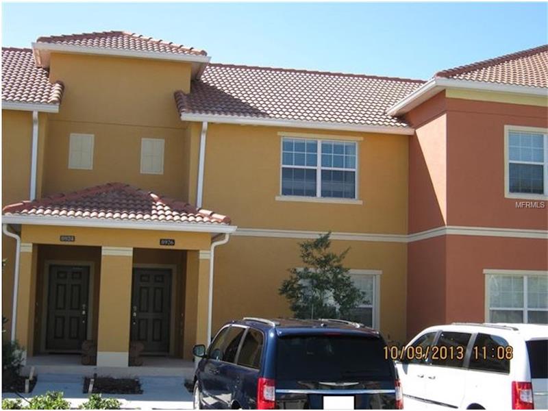 Casa Geminada Mobiliado 4 dormitórios com piscina em frente a lagoinha - Kissimmee – Orlando - $229,900    