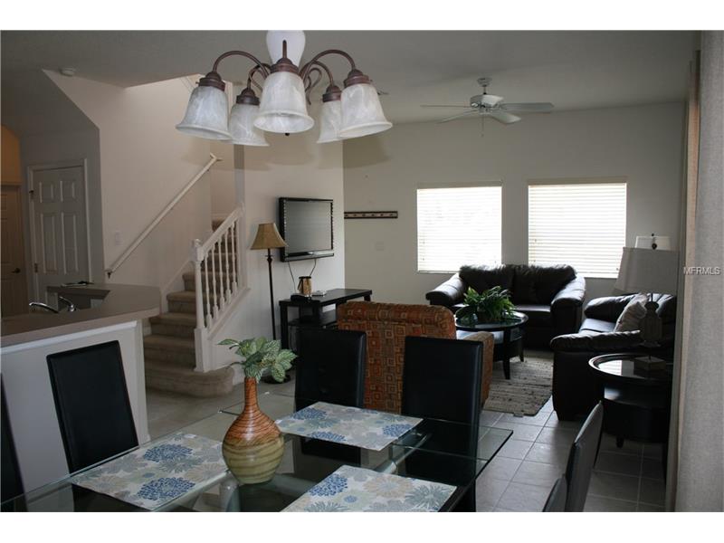 Casa Geminada 4 Dormitórios Mobiliado com Piscina Particular na Bellavida Resort - Kissimmee - $249,000