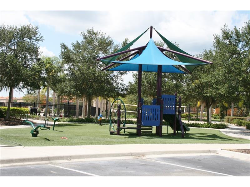 Casa Geminada 4 Dormitórios Mobiliado com Piscina Particular na Bellavida Resort - Kissimmee - $249,000