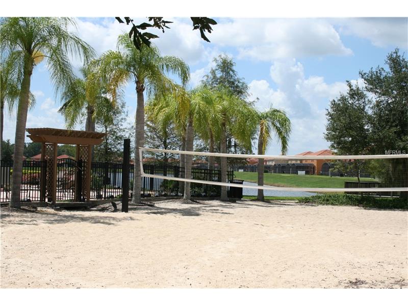 Casa Geminada 4 Dormitórios Mobiliado com Piscina Particular na Bellavida Resort - Kissimmee - $249,000