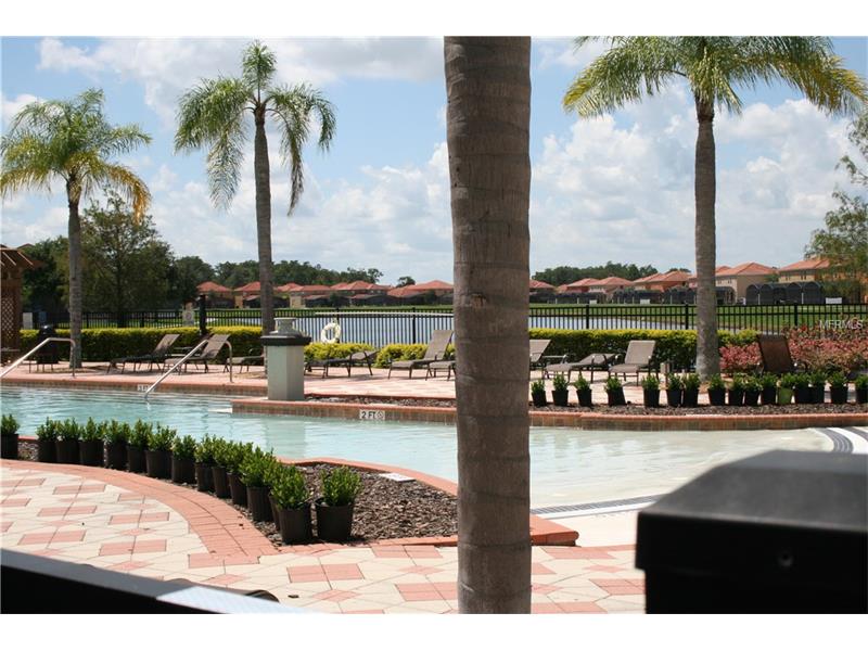 Casa Geminada 4 Dormitórios Mobiliado com Piscina Particular na Bellavida Resort - Kissimmee - $249,000