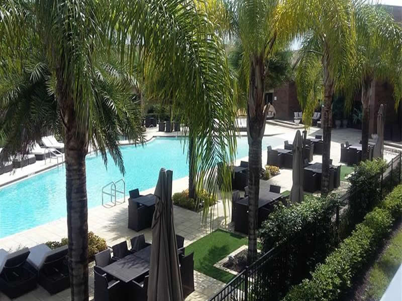 Casa Mobiliado com 4 suites em frente o lago em Magic Village Resort - Orlando - O lado do Disney $415,000 
   