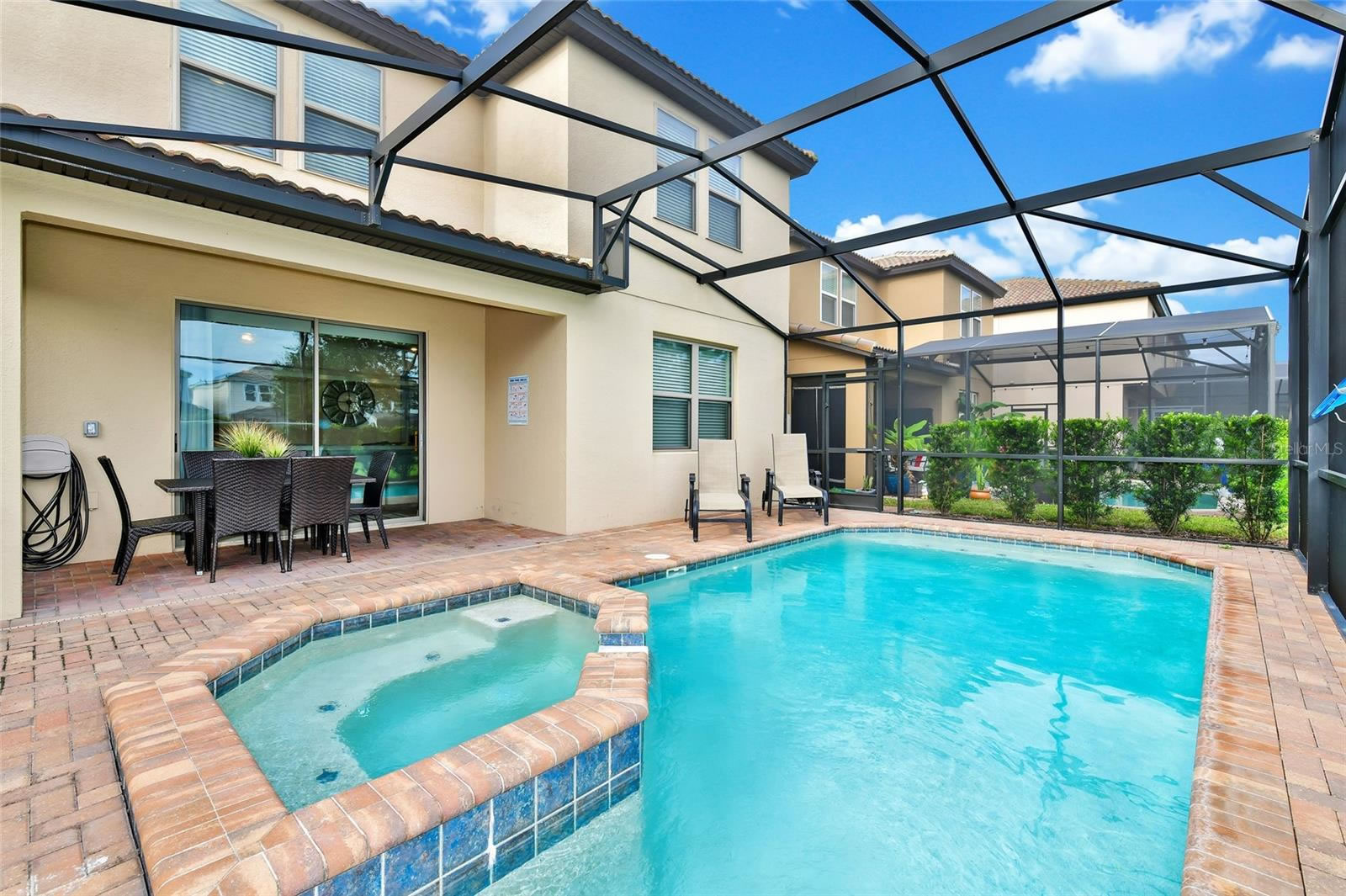 Casa de Ferias Mobiliada com Piscina Particular em Resort Perto da Disney $619,900