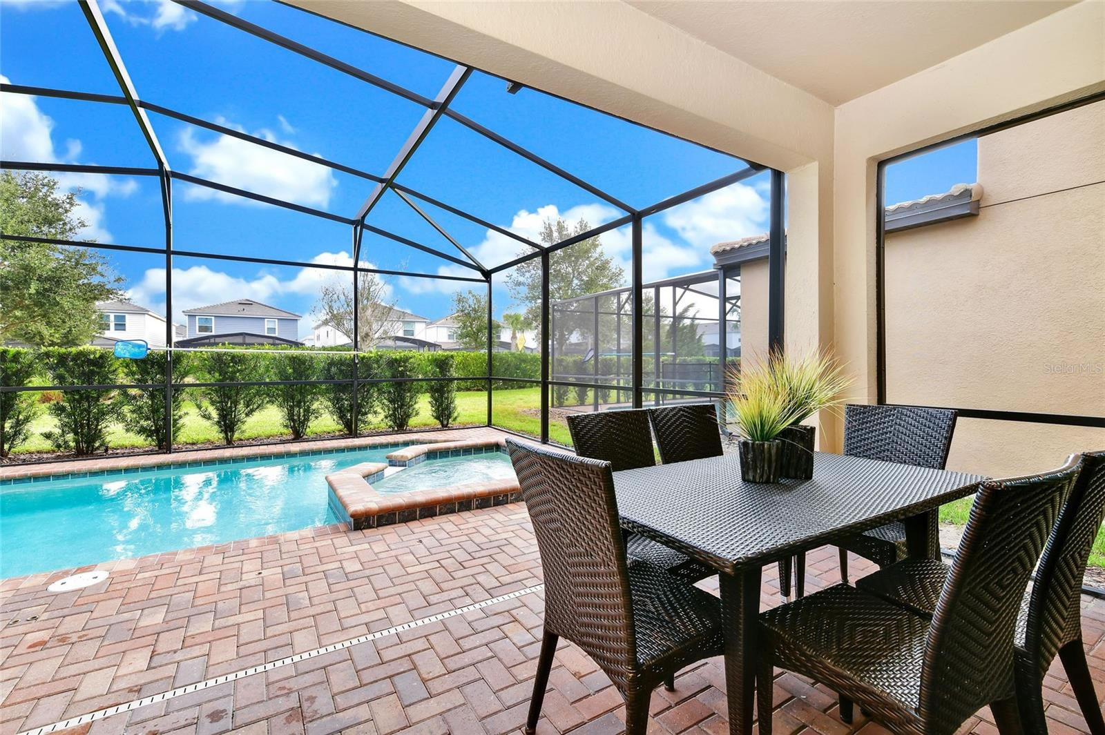 Casa de Ferias Mobiliada com Piscina Particular em Resort Perto da Disney $619,900