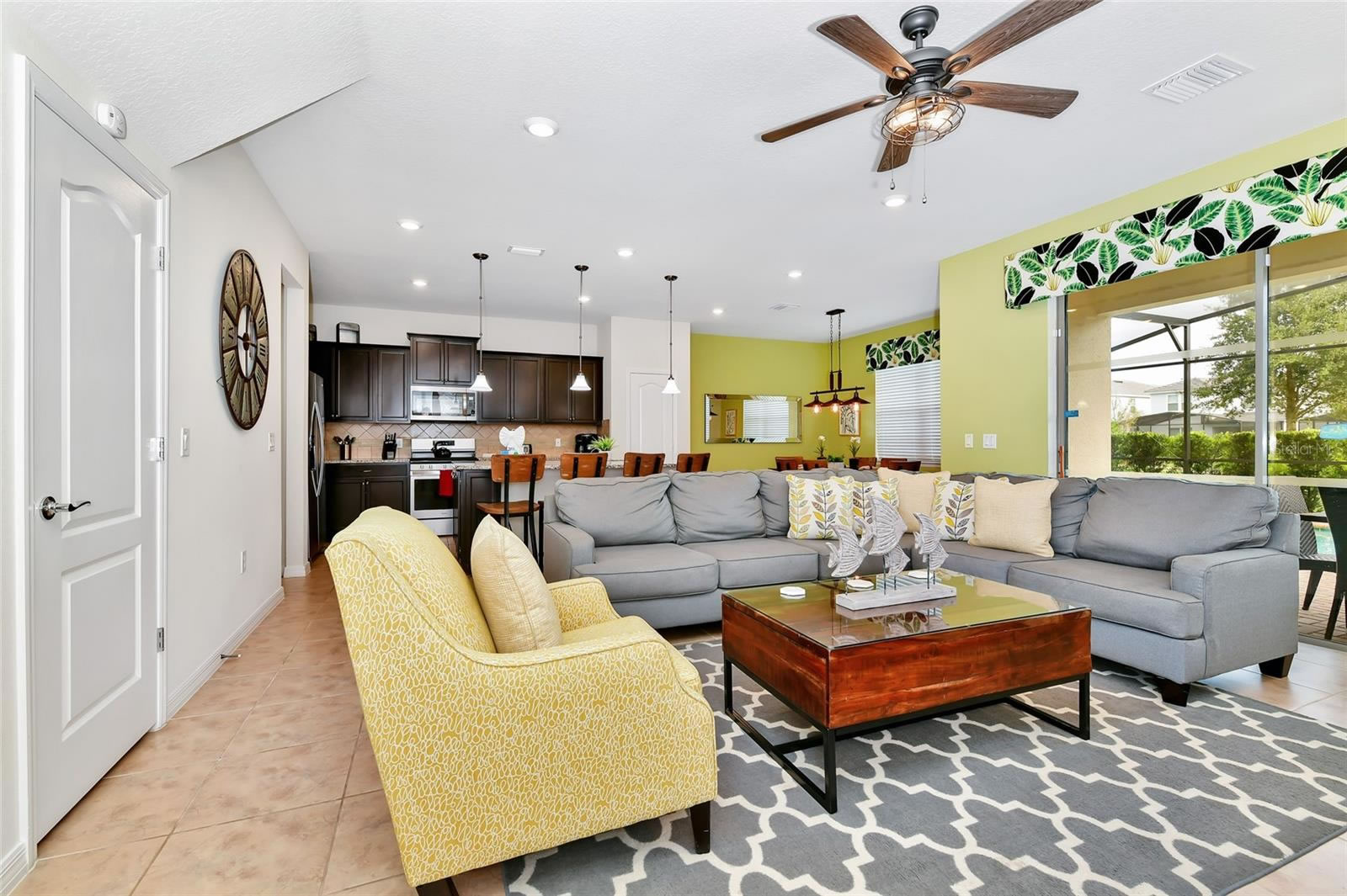 Casa de Ferias Mobiliada com Piscina Particular em Resort Perto da Disney $619,900