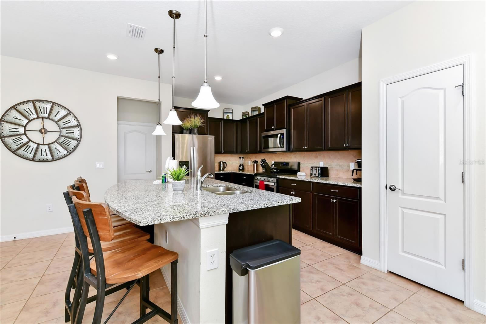 Casa de Ferias Mobiliada com Piscina Particular em Resort Perto da Disney $619,900