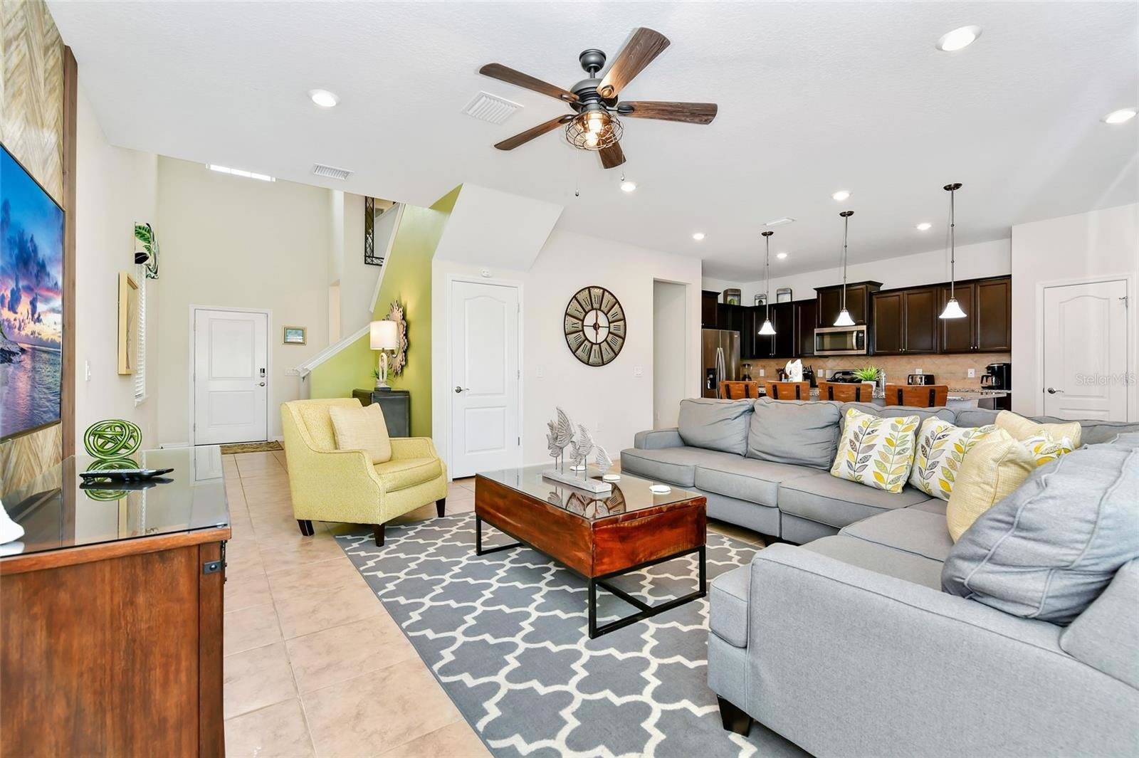 Casa de Ferias Mobiliada com Piscina Particular em Resort Perto da Disney $619,900