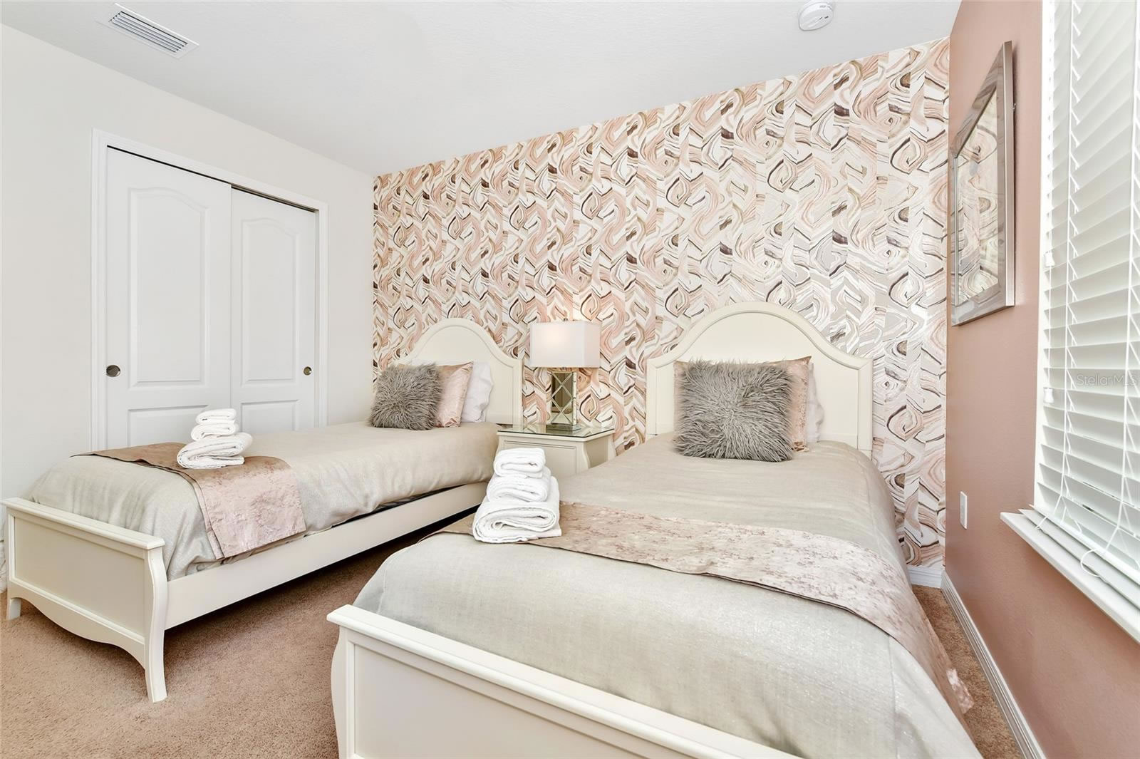 Casa de Ferias Mobiliada com Piscina Particular em Resort Perto da Disney $619,900