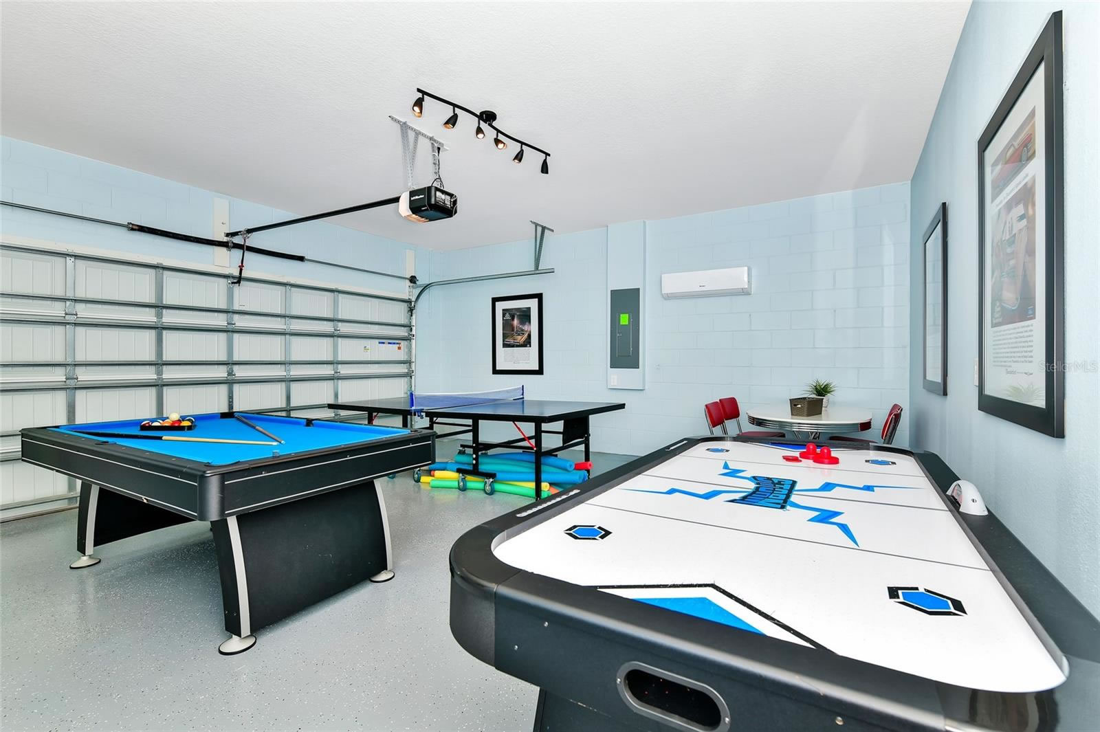 Casa de Ferias Mobiliada com Piscina Particular em Resort Perto da Disney $619,900