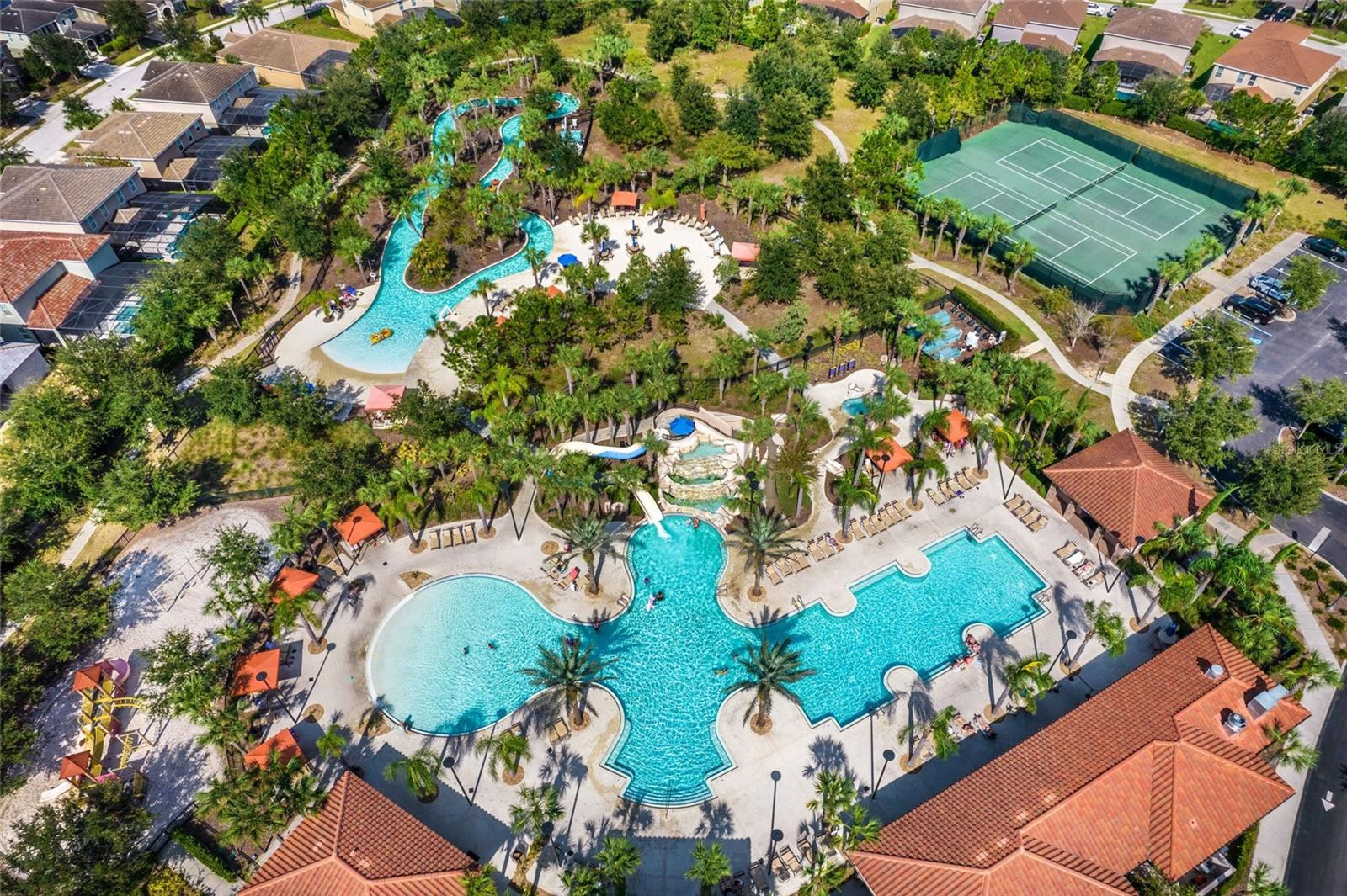 Casa de Ferias Mobiliada com Piscina Particular em Resort Perto da Disney $619,900