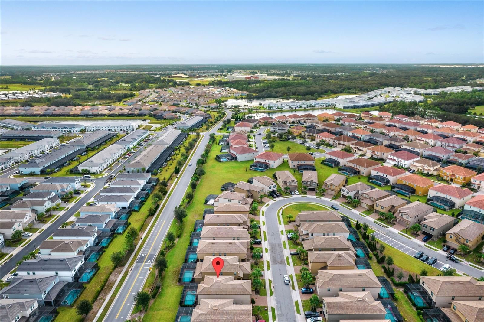 Casa de Ferias Mobiliada com Piscina Particular em Resort Perto da Disney $619,900