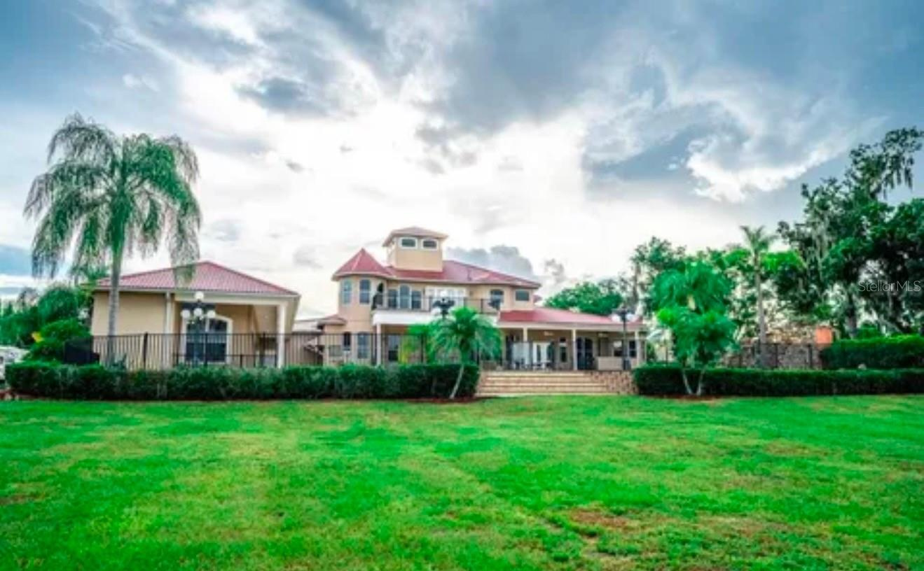 Mansao De Luxo e Fazenda em Frente a Lagoa entre Tampa e Orlando $4,900,000