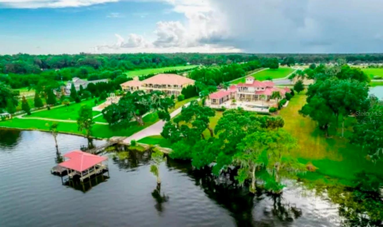 Mansao De Luxo e Fazenda em Frente a Lagoa entre Tampa e Orlando $4,900,000