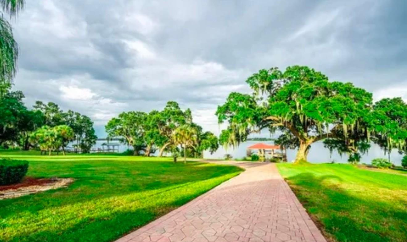 Mansao De Luxo e Fazenda em Frente a Lagoa entre Tampa e Orlando $4,900,000