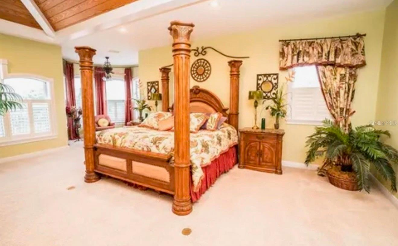 Mansao De Luxo e Fazenda em Frente a Lagoa entre Tampa e Orlando $4,900,000