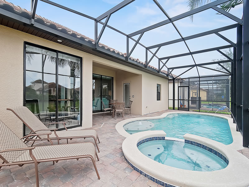 Nova Casa de Férias com Piscina Particular em Orlando $277,000