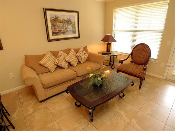 Apartamento Mobiliado 4 Dormitorios em Beella Piazza Resort - Davenport - Orlando - $150,000