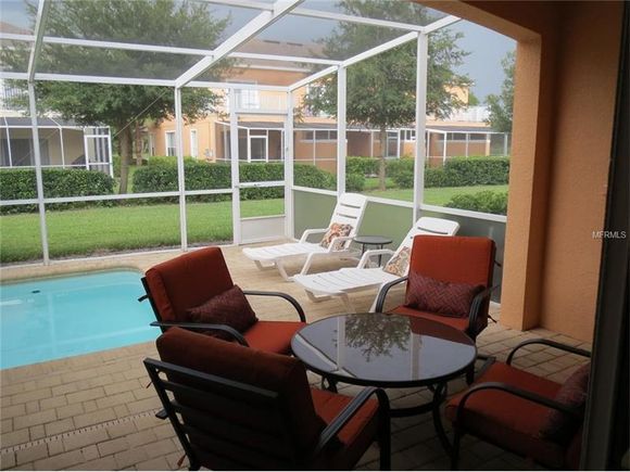 Townhouse mobiliado com piscina particular a venda em Orlando -3 dormitorios - $170,000  