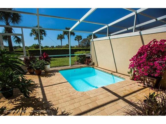 Melhor negcio em Orlando - Townhouse com 3 suites e Piscina Particular - $139,000