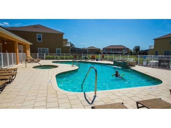 Melhor negcio em Orlando - Townhouse com 3 suites e Piscina Particular - $139,000